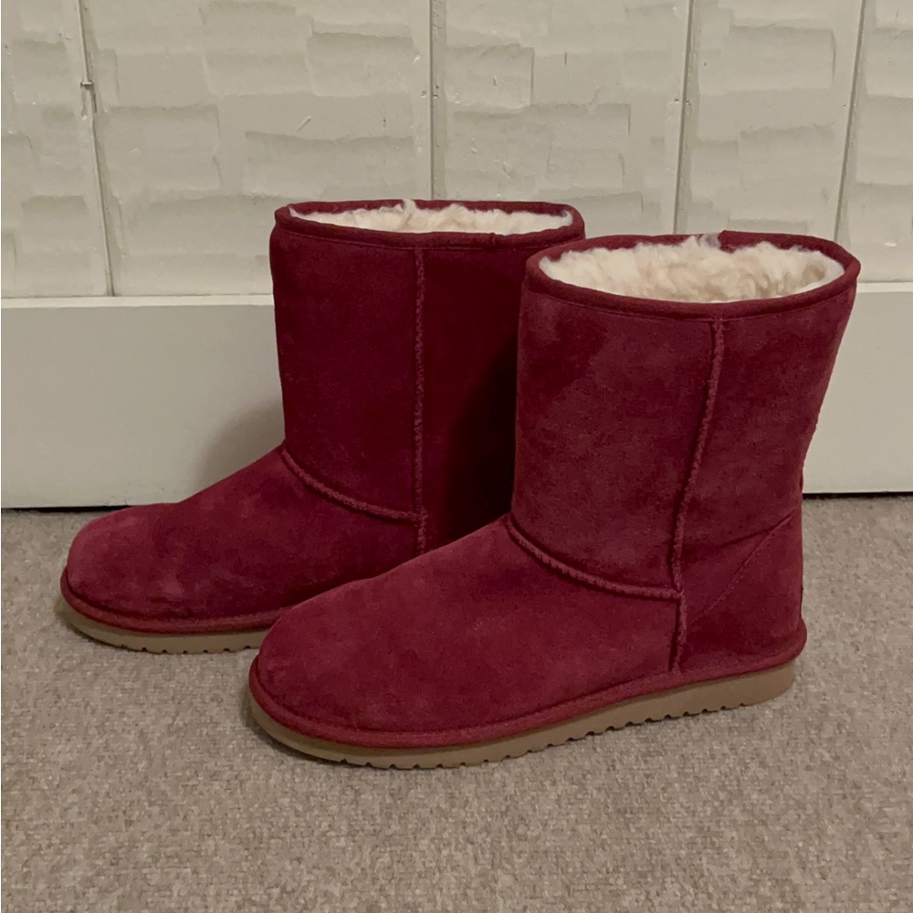 Kookaburra by Ugg - Maroon Classic Short Boots NEW!